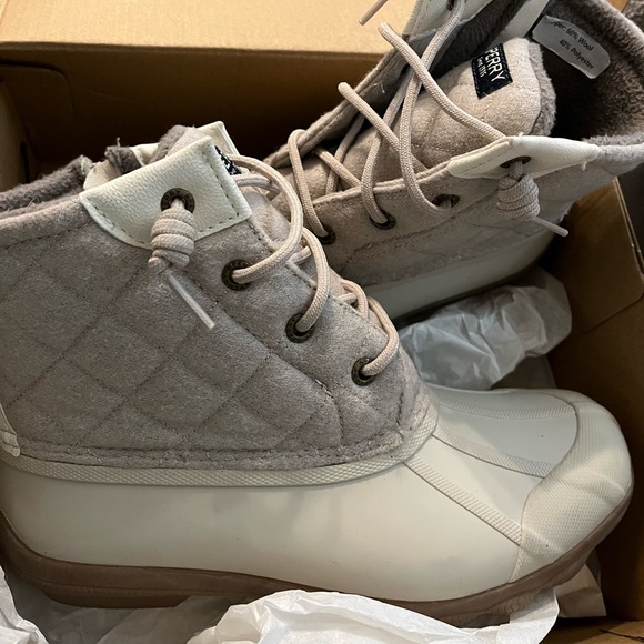 Brand new sperry boots - Picture 3 of 4